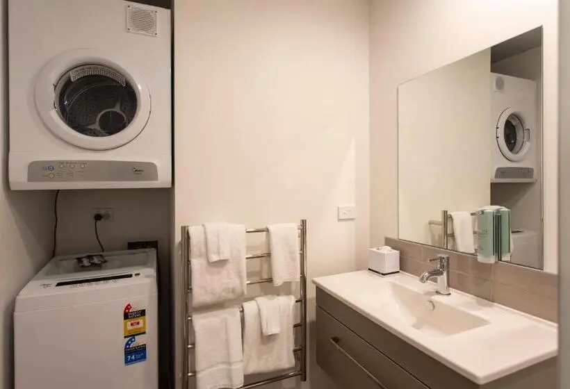 Standard studio with lake view, Ramada By Wyndham Queenstown Central