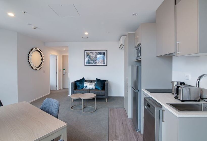 1 Bedroom Apartment Lake View, Ramada By Wyndham Queenstown Central