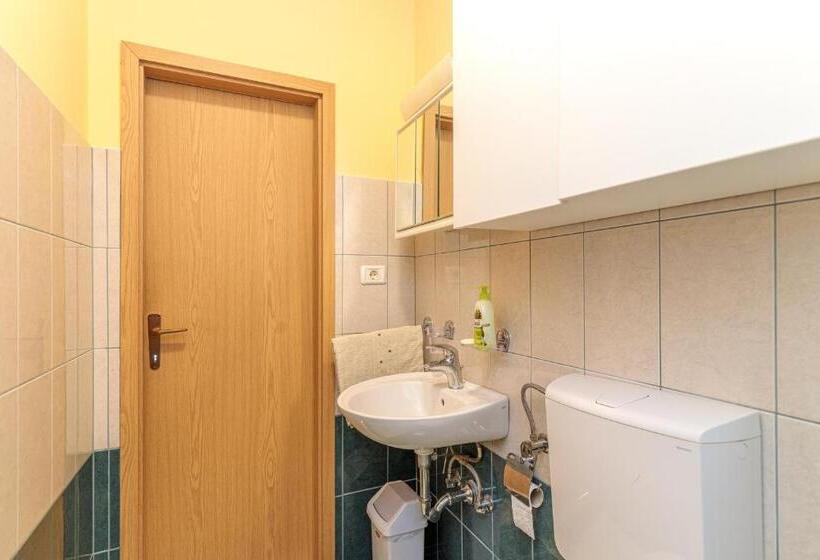 غرفة قياسية, Rooms Nela