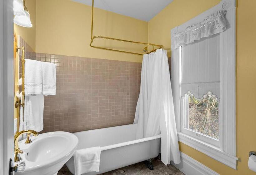 חדר דלוקס, Hennessey House Bed And Breakfast