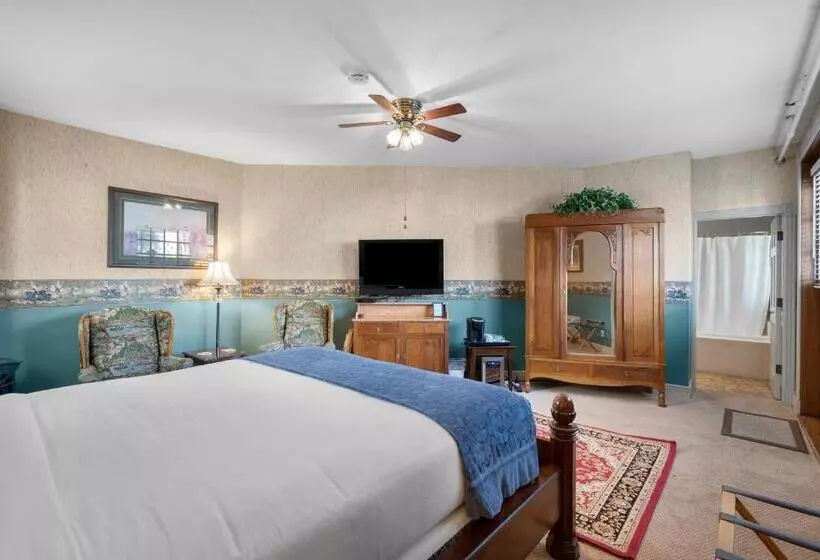 キングサイズベッドのデラックスルーム, Hennessey House Bed And Breakfast