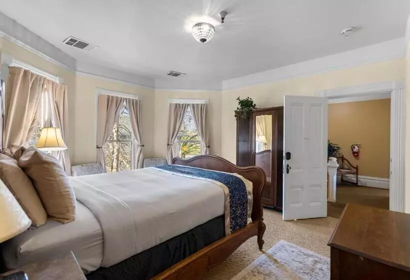 スタンダードルーム, Hennessey House Bed And Breakfast