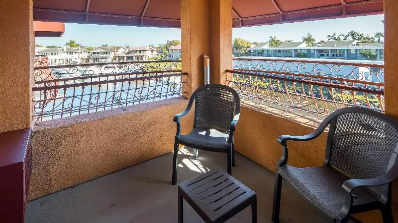 سوئیت با تخت بزرگ, Best Western Harbour Inn & Suites Huntington   Sunset Beach
