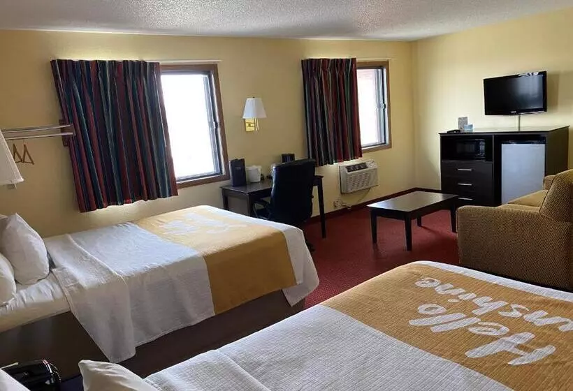 Superior-sviitti, Days Inn & Suites By Wyndham Des Moines Airport
