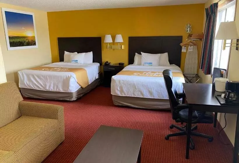 Superior-sviitti, Days Inn & Suites By Wyndham Des Moines Airport