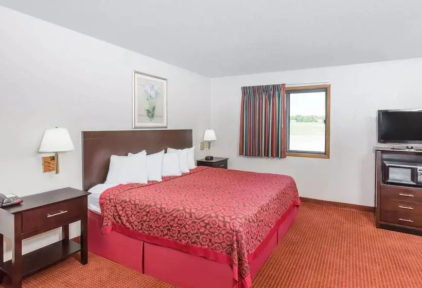 Sviitti Poreallas, Days Inn & Suites By Wyndham Des Moines Airport