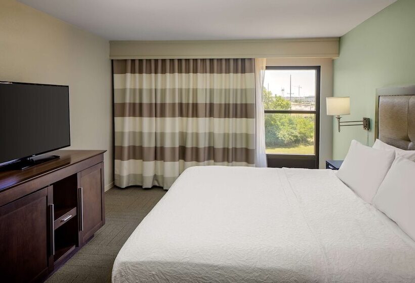 سوییت, Hampton Inn & Suites Nashvilleairport