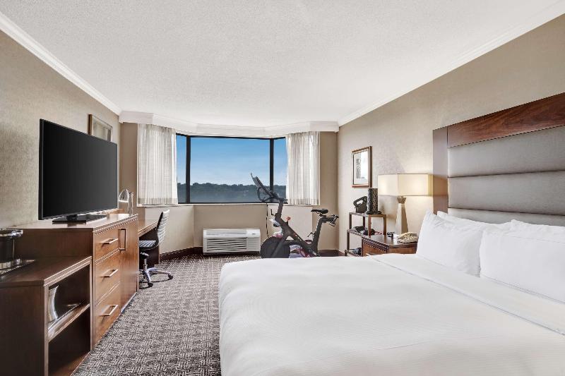 带大床的标准间, Hilton Arlington National Landing