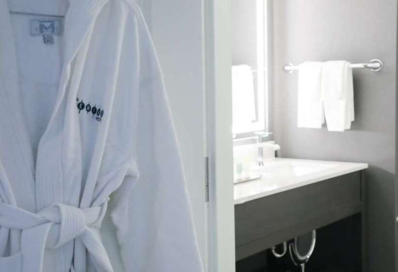 Стандартный Номер Кровать Кинг, Hilton Arlington National Landing
