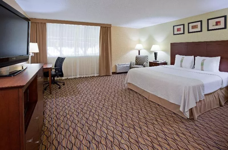 اتاق استاندارد با تخت بزرگ, Holiday Inn Bloomington Airport South Mall Area By Ihg
