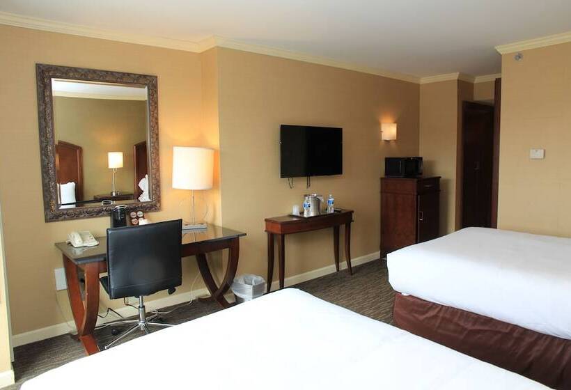 Номер Deluxe, Wyndham Grand Pittsburgh