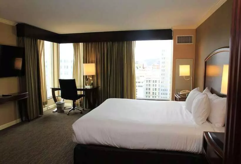 اتاق استاندارد با تخت دوبل, Wyndham Grand Pittsburgh