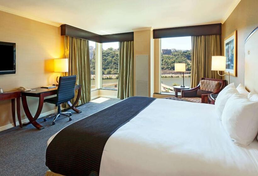 Люкс, Wyndham Grand Pittsburgh
