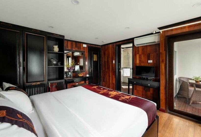 اتاق اجرایی با چشمانداز دریا, Huong Hai Sealife Cruise