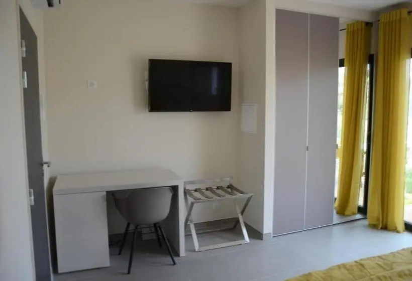 اتاق لوکس با چشم‌انداز دریا, Casa Mare E Vista
