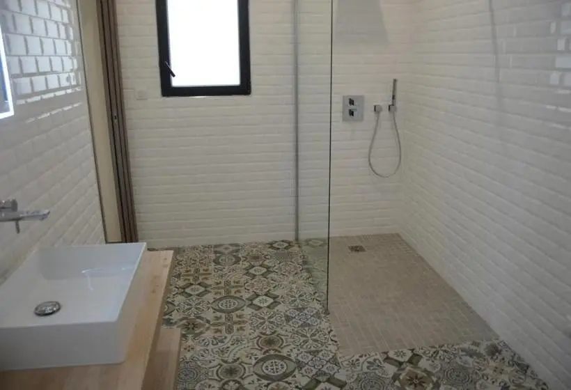 اتاق لوکس با چشم‌انداز دریا, Casa Mare E Vista