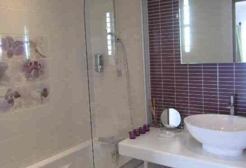 デラックスルーム, Ballylough