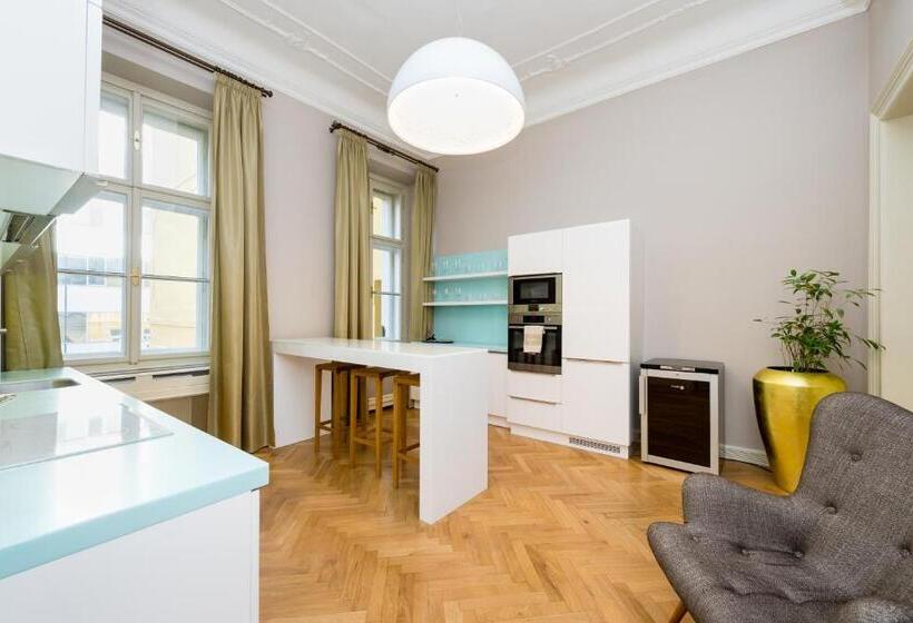 آپارتمان 4 خوابه, Grand Central Residence By Tkc