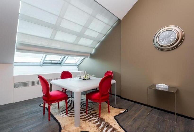 اتاق استاندارد, Grand Central Residence By Tkc