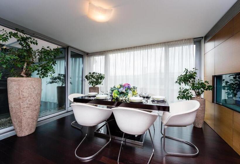 1 Bedroom Penthouse Apartment, Grand Central Residence By Tkc