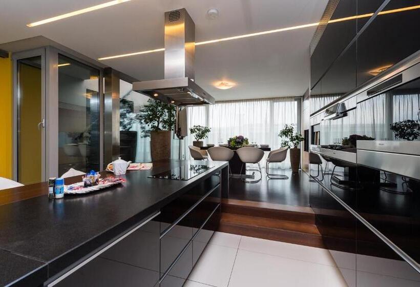 1 Bedroom Penthouse Apartment, Grand Central Residence By Tkc