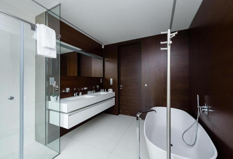 1 Bedroom Penthouse Apartment, Grand Central Residence By Tkc