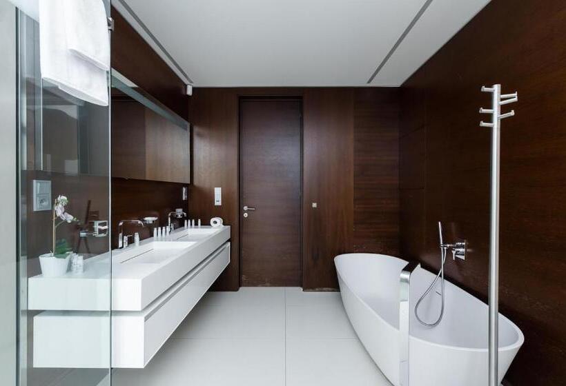 1 Bedroom Penthouse Apartment, Grand Central Residence By Tkc