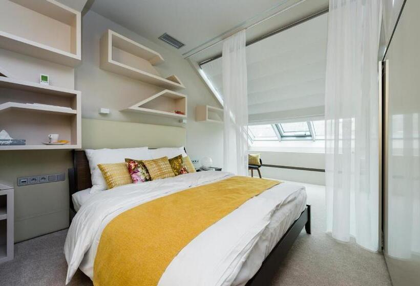 1 Bedroom Penthouse Apartment, Grand Central Residence By Tkc