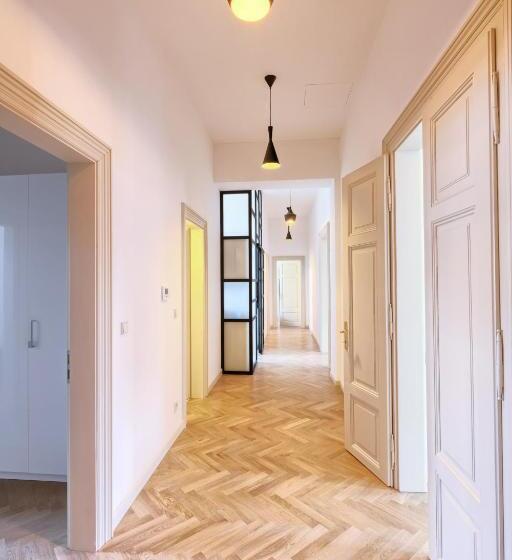 آپارتمان 3 خوابه, Grand Central Residence By Tkc