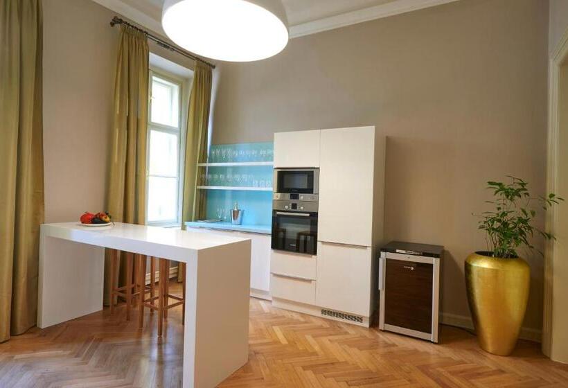 آپارتمان 4 خوابه, Grand Central Residence By Tkc