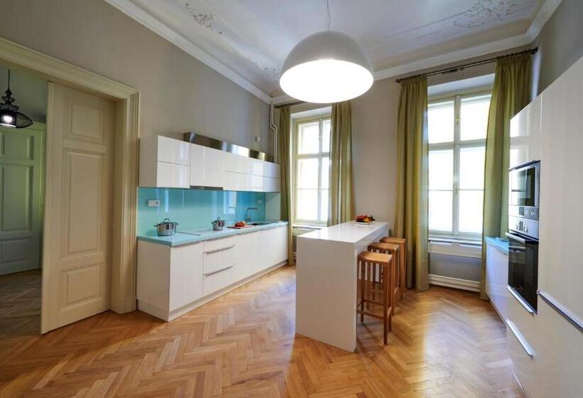 آپارتمان 4 خوابه, Grand Central Residence By Tkc