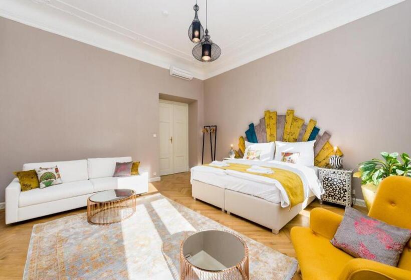 آپارتمان 4 خوابه, Grand Central Residence By Tkc