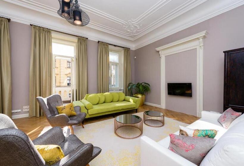 آپارتمان 4 خوابه, Grand Central Residence By Tkc