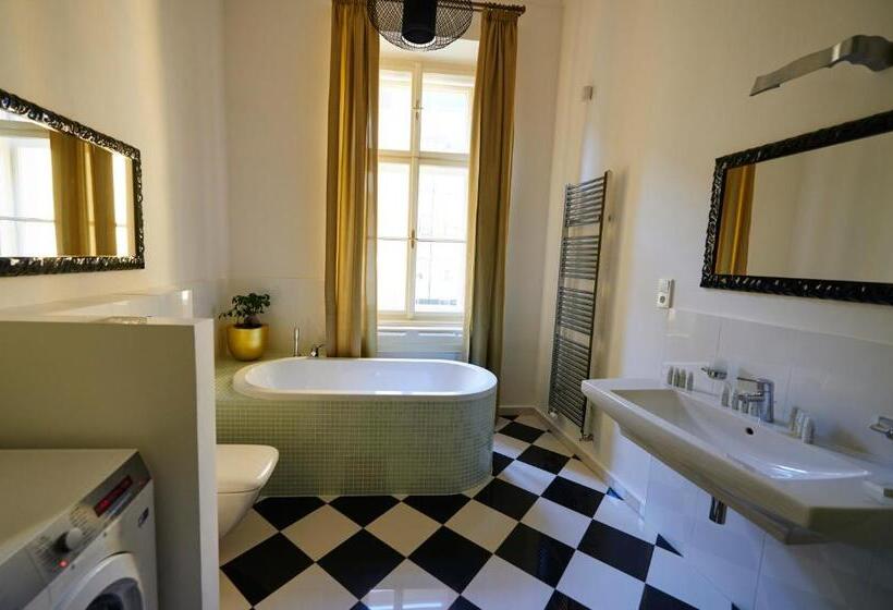 آپارتمان 4 خوابه, Grand Central Residence By Tkc