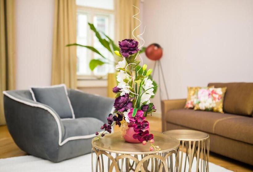 آپارتمان 2 خوابه, Grand Central Residence By Tkc