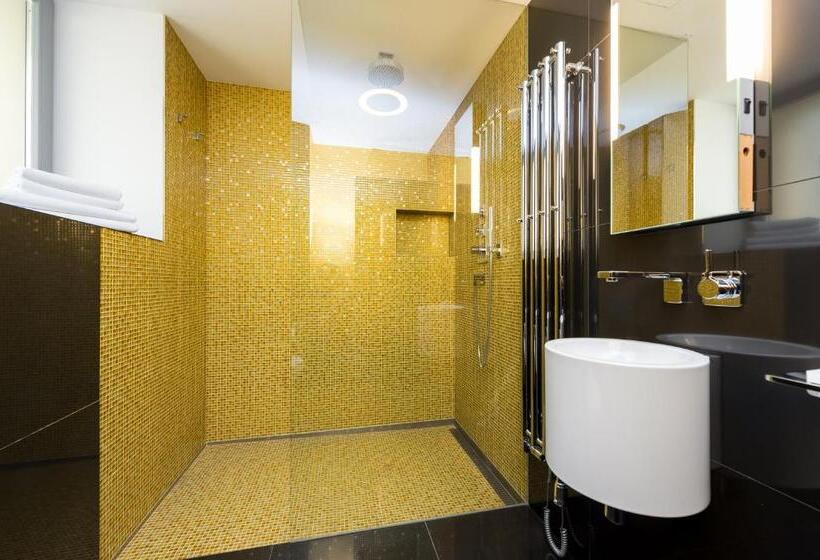 اتاق استاندارد, Grand Central Residence By Tkc