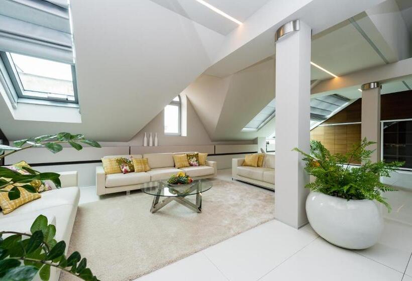 1 Bedroom Penthouse Apartment, Grand Central Residence By Tkc