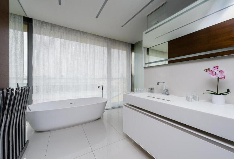 1 Bedroom Penthouse Apartment, Grand Central Residence By Tkc