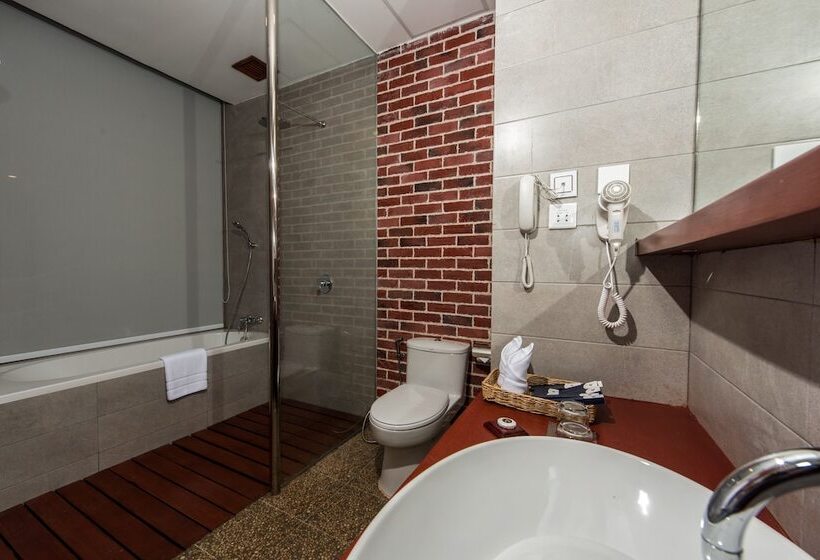 اتاق پریمیوم با بالکن, Pacific Premier Resort & Spa