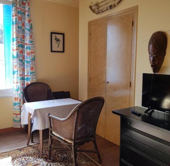 Номер Стандарт Трехместный, Les Volets Bleus