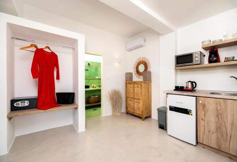 デラックススタジオ, Aerenia Luxury Suites