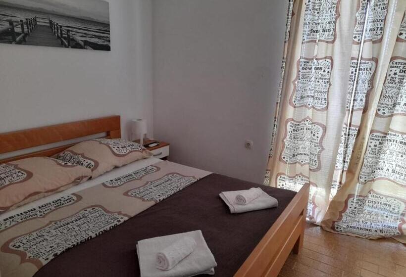 آپارتمان 1 خوابه با تراس, Apartments Dupin