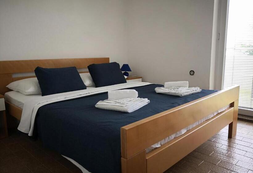 آپارتمان 1 خوابه با تراس, Apartments Dupin