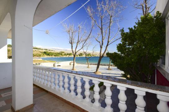 آپارتمان 1 خوابه همکف, Apartments Dupin