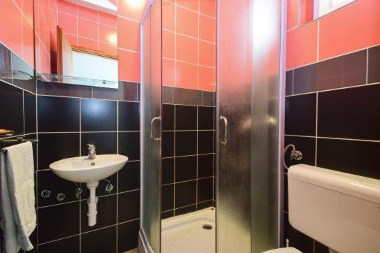 آپارتمان 1 خوابه همکف, Apartments Dupin