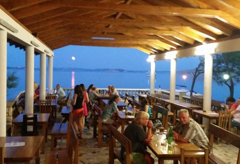 آپارتمان 1 خوابه, Apartments Dupin