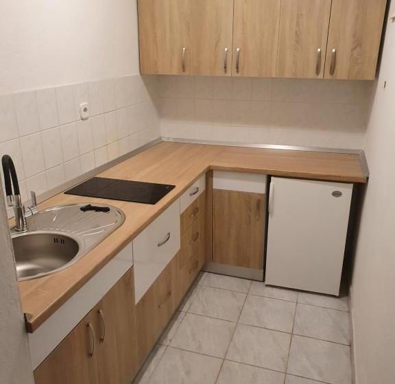 آپارتمان 1 خوابه, Apartments Dupin