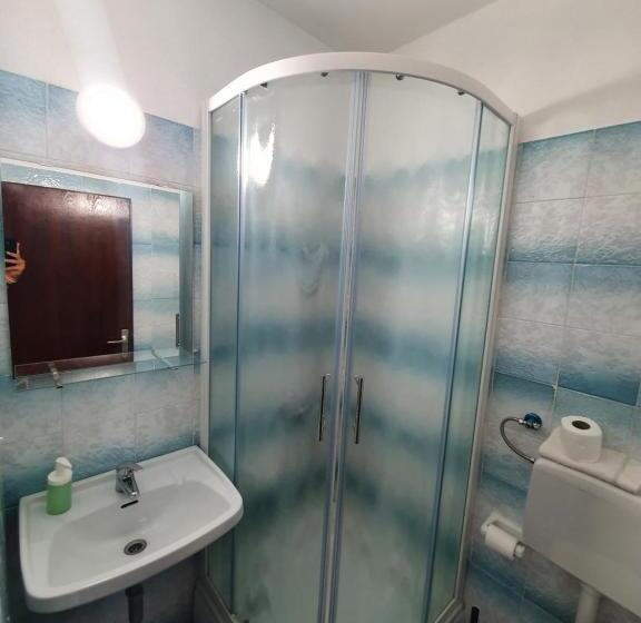 اتاق استاندارد با بالکن و چشم‌انداز دریا, Apartments Dupin