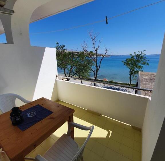 اتاق استاندارد با بالکن و چشم‌انداز دریا, Apartments Dupin