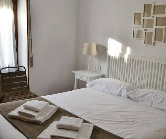 آپارتمان خانوادگی, Tres Puentes Anguiano